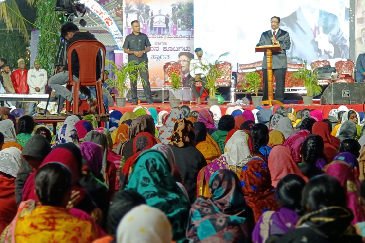 Thousands gathered at the three days prayer meeting held at Bidar, Karnataka by Grace Ministry on 26th, 27th and 28th of November, 2021 on the grounds of St Paul's Church. 